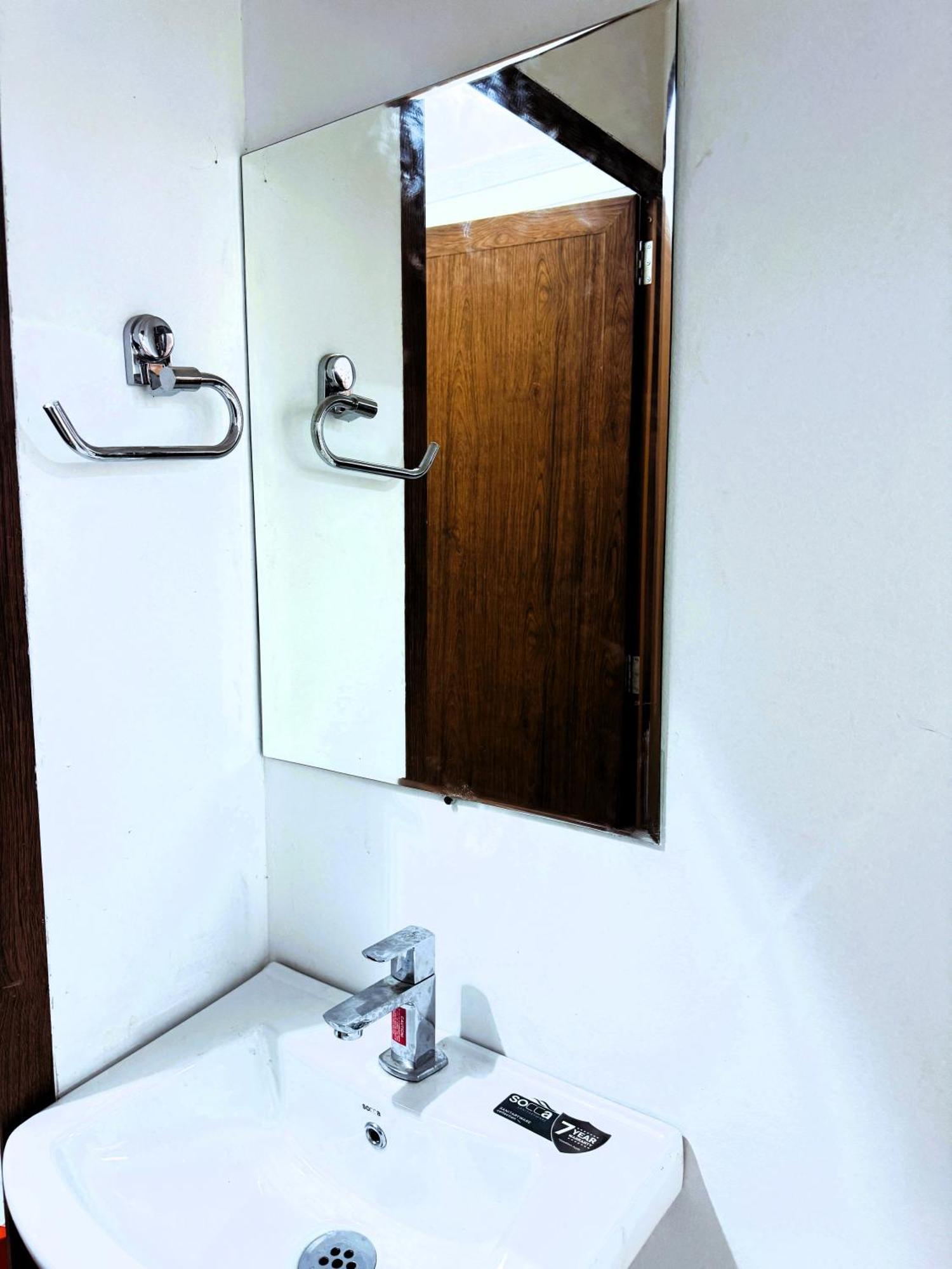 Vcs Apartments Parassinikadavu Parassinikkadavu Esterno foto