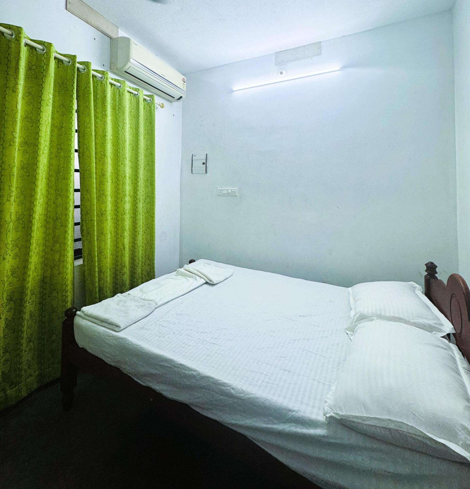 Vcs Apartments Parassinikadavu Parassinikkadavu Camera foto